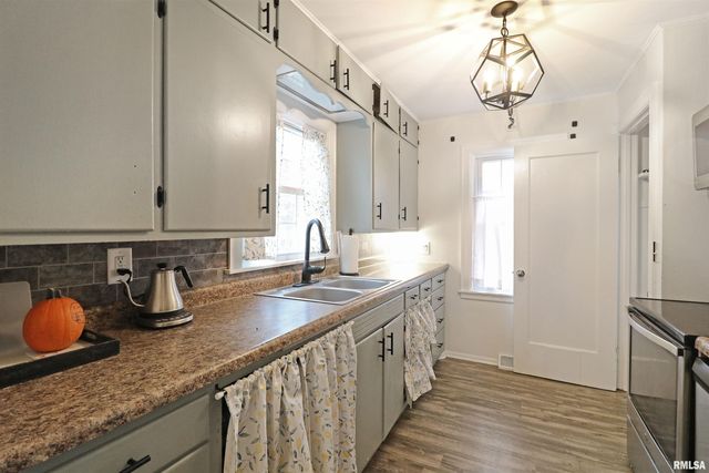 810 N BENEDICT Street, Chillicothe, IL 61523