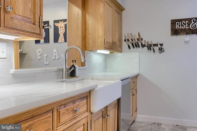 1717 WILSON AVE, Lancaster, PA 17603