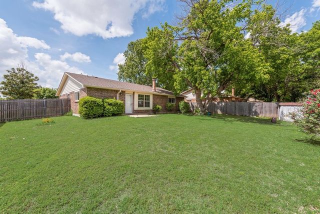 905 Pepperidge Court, Lancaster, TX 75134