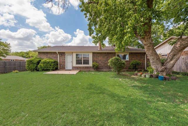 905 Pepperidge Court, Lancaster, TX 75134