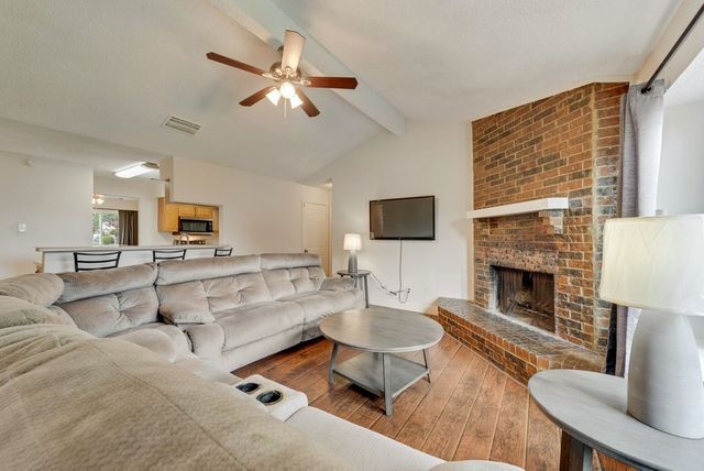 905 Pepperidge Court, Lancaster, TX 75134