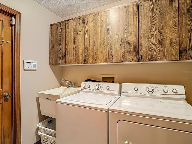 1004 MOOK STREET, Brandon, FL 33510