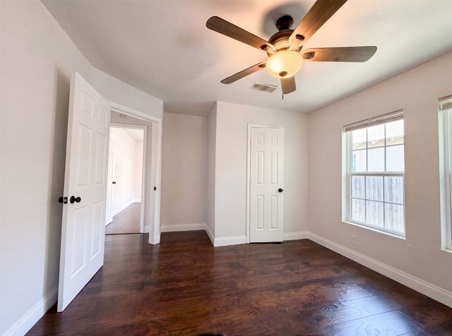 2832 Avenue I, Fort Worth, TX 76105