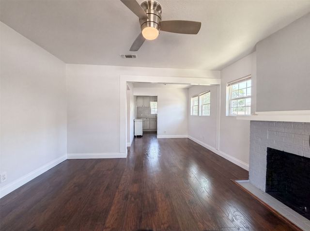 2832 Avenue I, Fort Worth, TX 76105