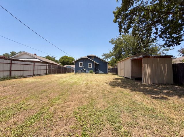 2832 Avenue I, Fort Worth, TX 76105