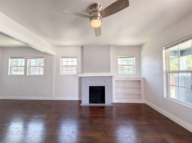 2832 Avenue I, Fort Worth, TX 76105