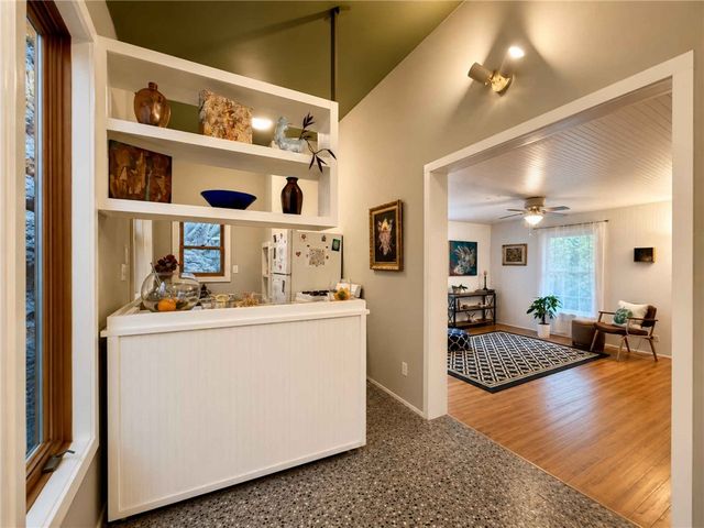 23 Douglas Street, Eureka Springs, AR 72632