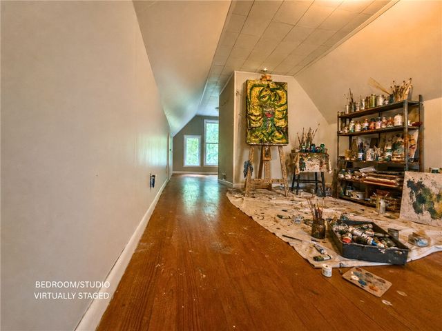 23 Douglas Street, Eureka Springs, AR 72632