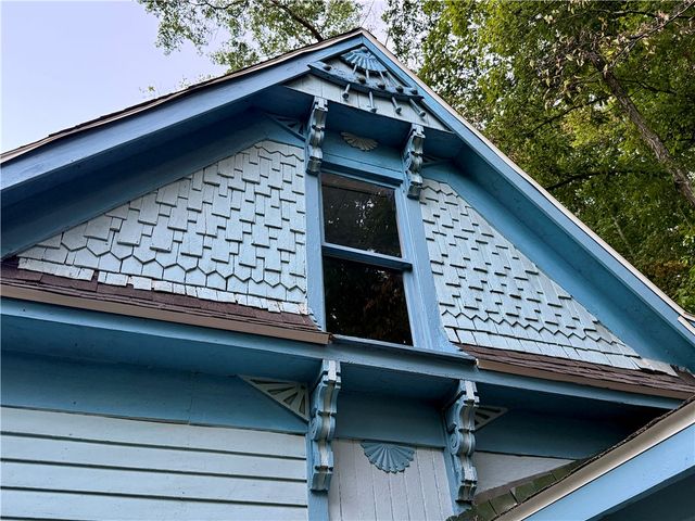 23 Douglas Street, Eureka Springs, AR 72632