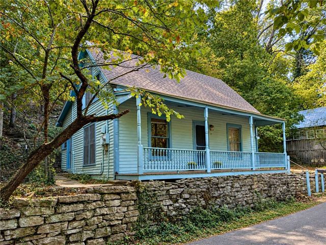 23 Douglas Street, Eureka Springs, AR 72632