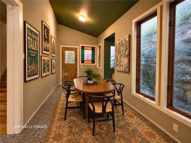 23 Douglas Street, Eureka Springs, AR 72632