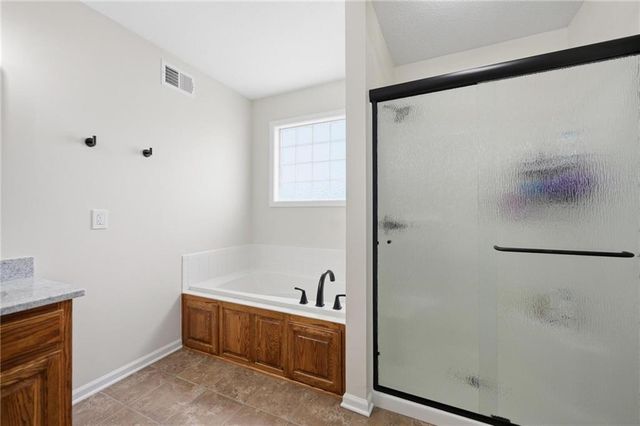 3021 N 157th Street, Basehor, KS 66007