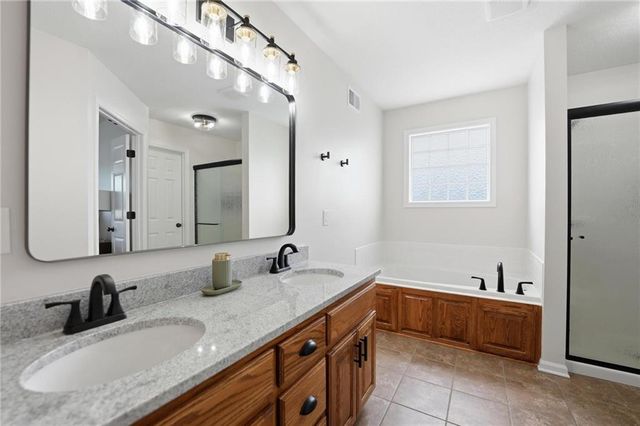 3021 N 157th Street, Basehor, KS 66007