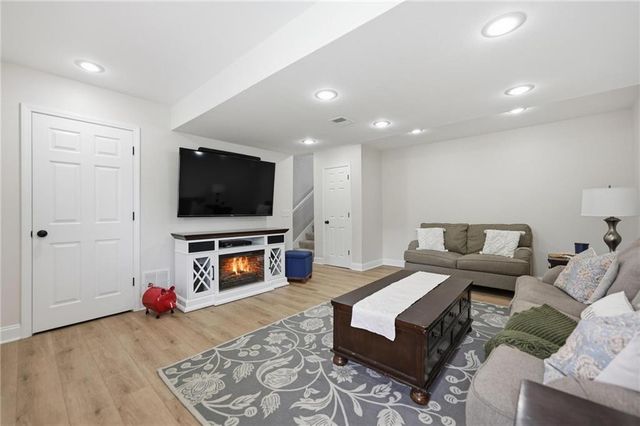 3021 N 157th Street, Basehor, KS 66007