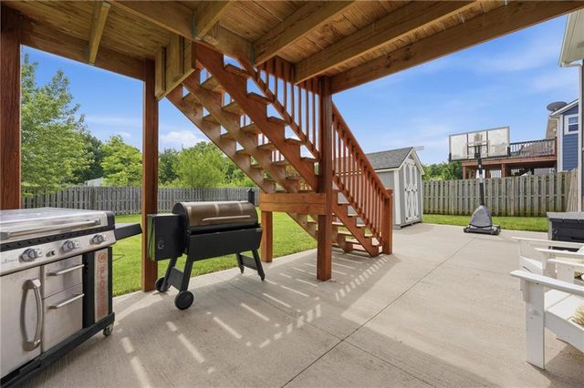 3021 N 157th Street, Basehor, KS 66007