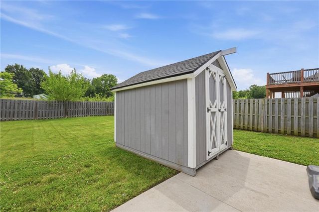 3021 N 157th Street, Basehor, KS 66007