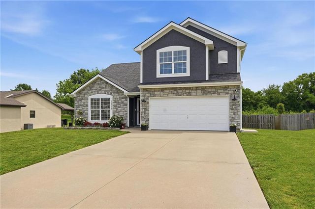 3021 N 157th Street, Basehor, KS 66007