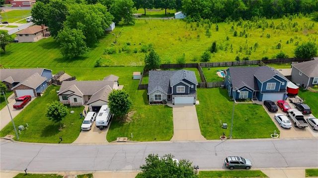 3021 N 157th Street, Basehor, KS 66007