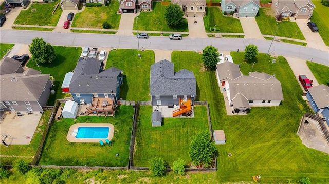 3021 N 157th Street, Basehor, KS 66007