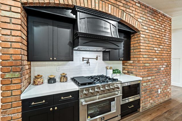 611 W GIBRALTAR Lane, Phoenix, AZ 85023