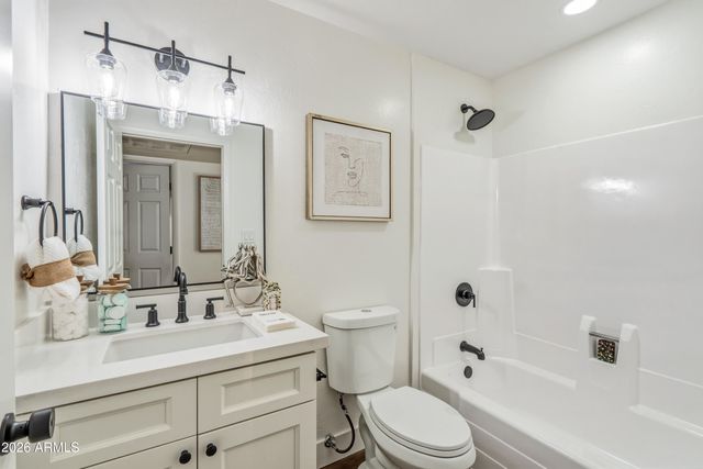 611 W GIBRALTAR Lane, Phoenix, AZ 85023