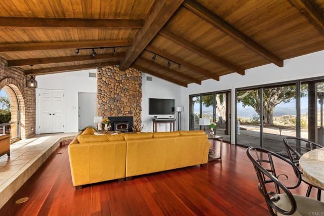 15735 Highland Valley Rd, Escondido, CA 92025