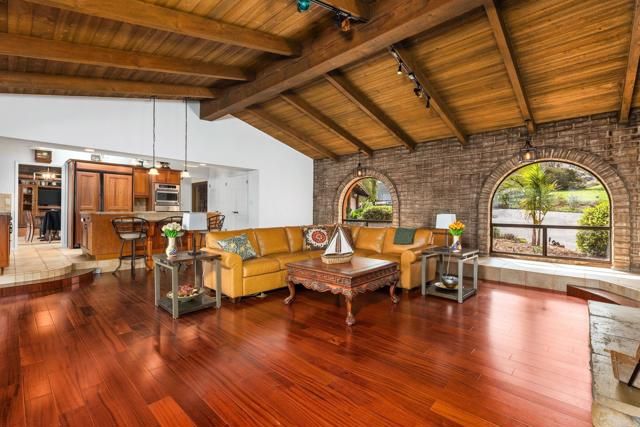 15735 Highland Valley Rd, Escondido, CA 92025