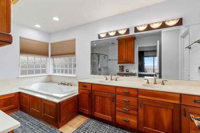 15735 Highland Valley Rd, Escondido, CA 92025