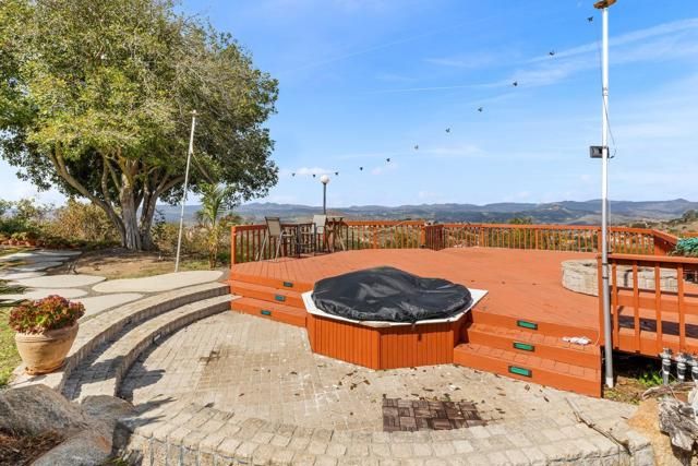 15735 Highland Valley Rd, Escondido, CA 92025
