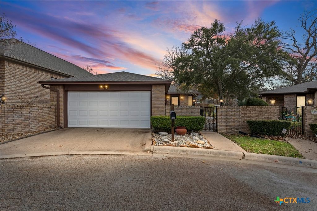 3923 River Oaks Circle, Temple, TX 76504