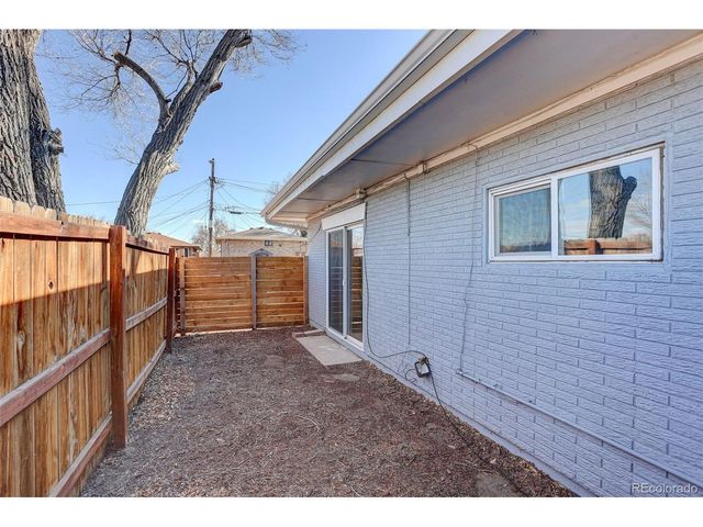 1040 N Stuart St, Denver, CO 80204