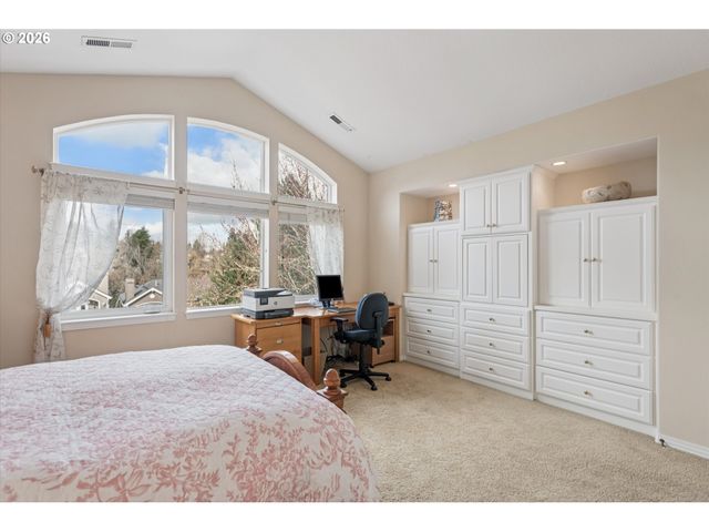 3060 CLUB HOUSE Ct, West Linn, OR 97068