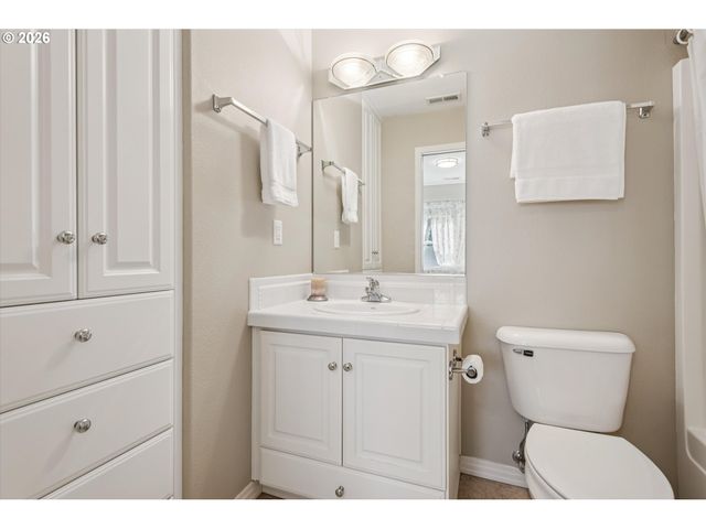 3060 CLUB HOUSE Ct, West Linn, OR 97068