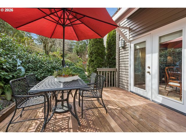 3060 CLUB HOUSE Ct, West Linn, OR 97068