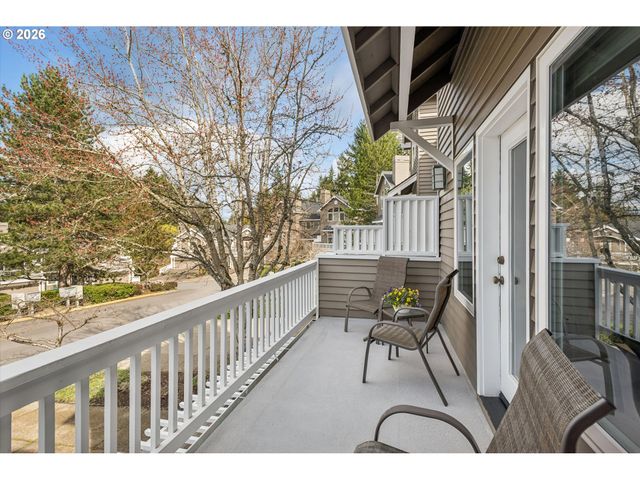 3060 CLUB HOUSE Ct, West Linn, OR 97068