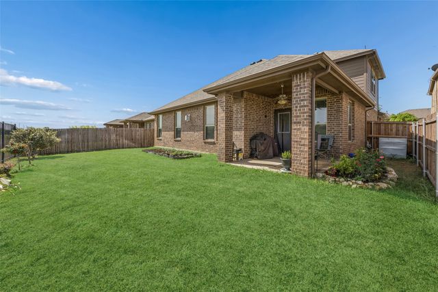 9220 Bronze Meadow Drive, Fort Worth, TX 76131