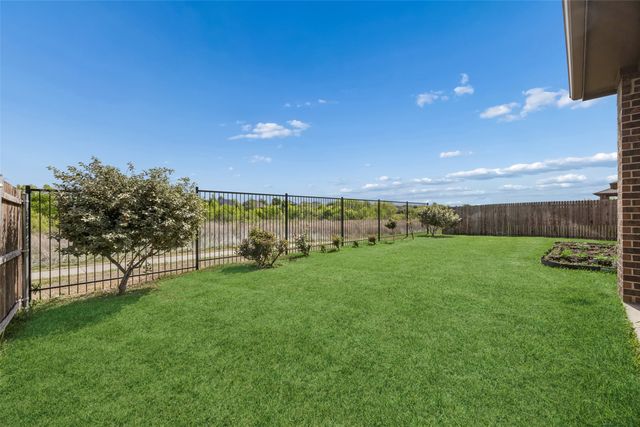 9220 Bronze Meadow Drive, Fort Worth, TX 76131