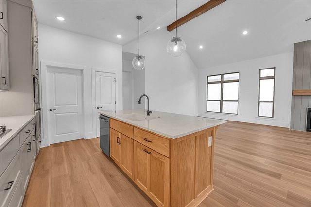 434 Fox Trail, Elm Springs, AR 72762