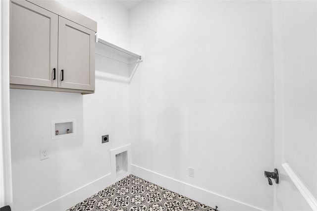 434 Fox Trail, Elm Springs, AR 72762