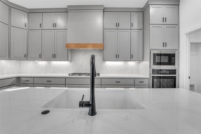 434 Fox Trail, Elm Springs, AR 72762