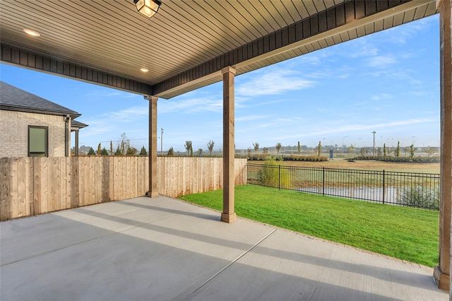 434 Fox Trail, Elm Springs, AR 72762