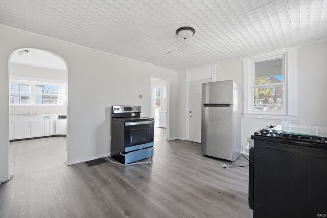 1829 Hoagland Avenue, Fort Wayne, IN 46802