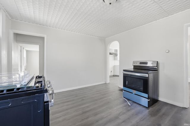 1829 Hoagland Avenue, Fort Wayne, IN 46802