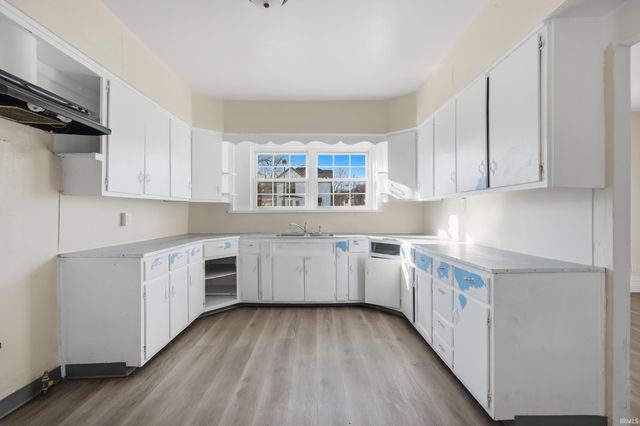 1829 Hoagland Avenue, Fort Wayne, IN 46802