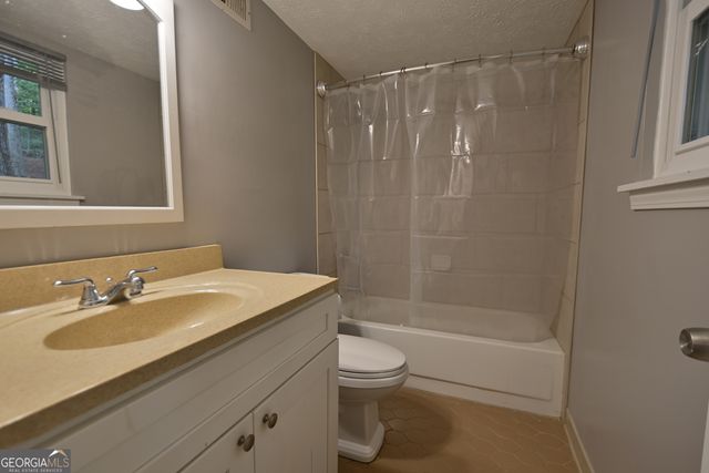 459 Ridgetop Drive NW, Acworth, GA 30102