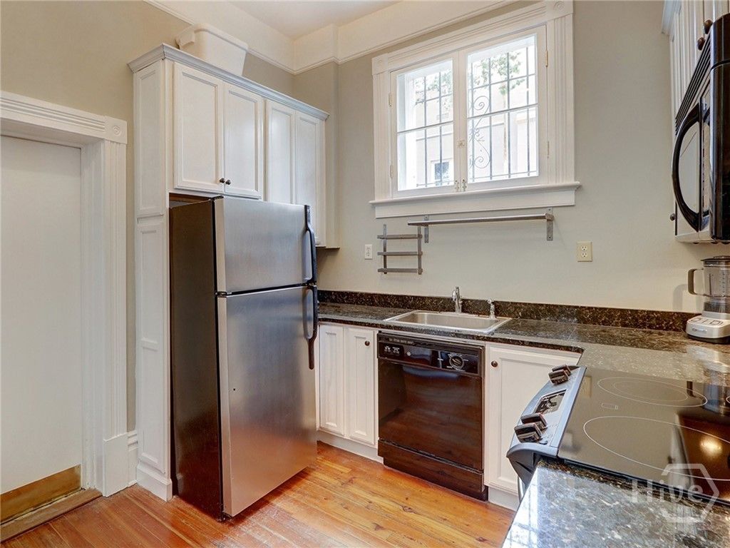 Image 10 of property listing at 109 W Bolton Street A, Savannah, GA 31401