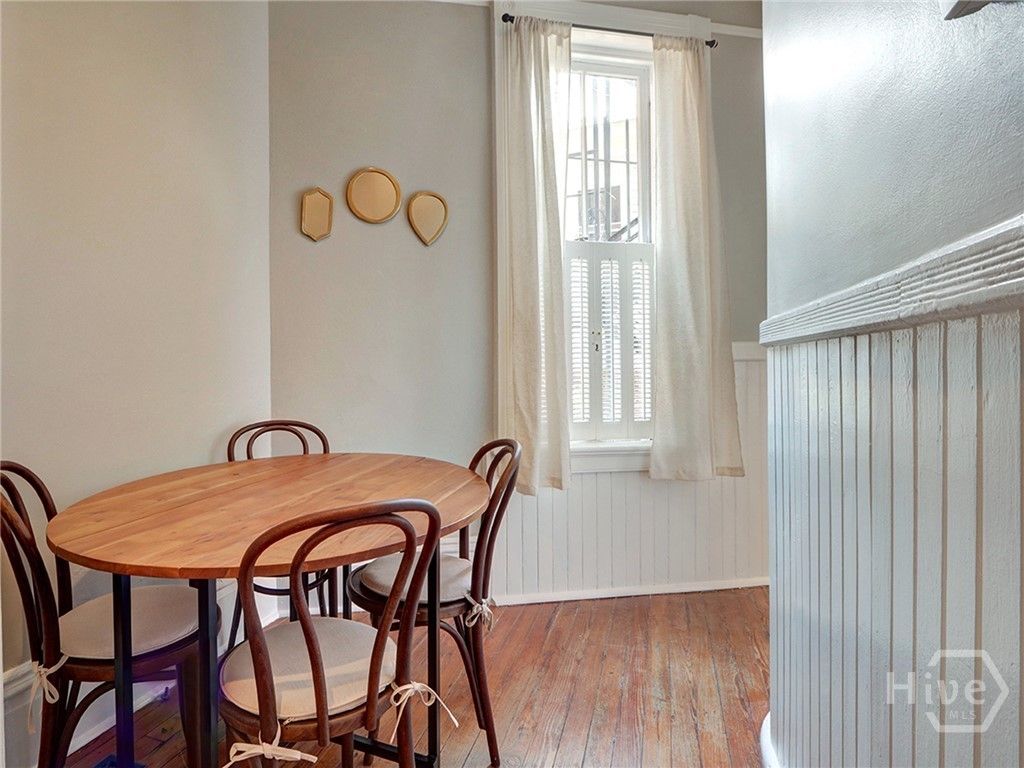 Image 11 of property listing at 109 W Bolton Street A, Savannah, GA 31401