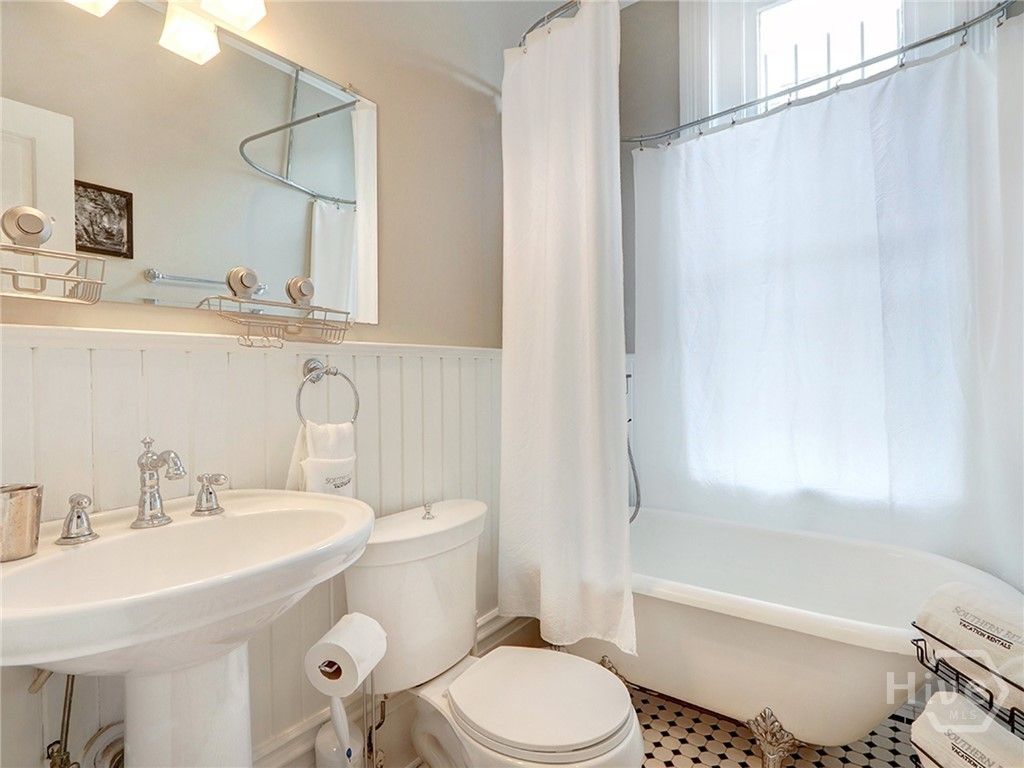 Image 13 of property listing at 109 W Bolton Street A, Savannah, GA 31401