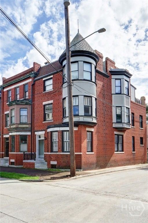 Image 19 of property listing at 109 W Bolton Street A, Savannah, GA 31401