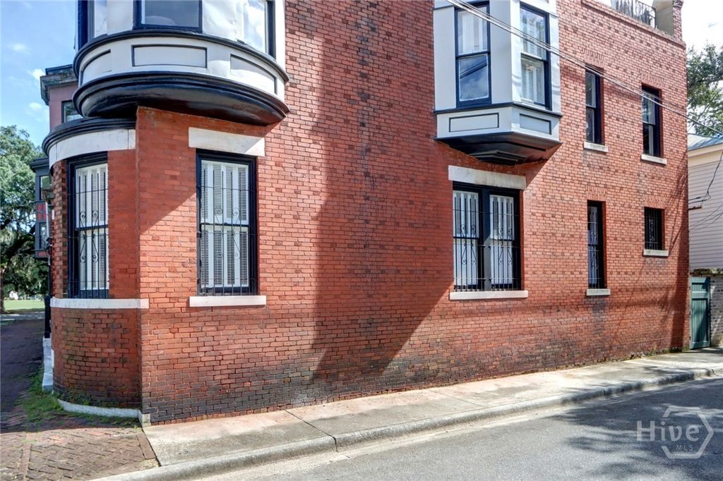 Image 20 of property listing at 109 W Bolton Street A, Savannah, GA 31401